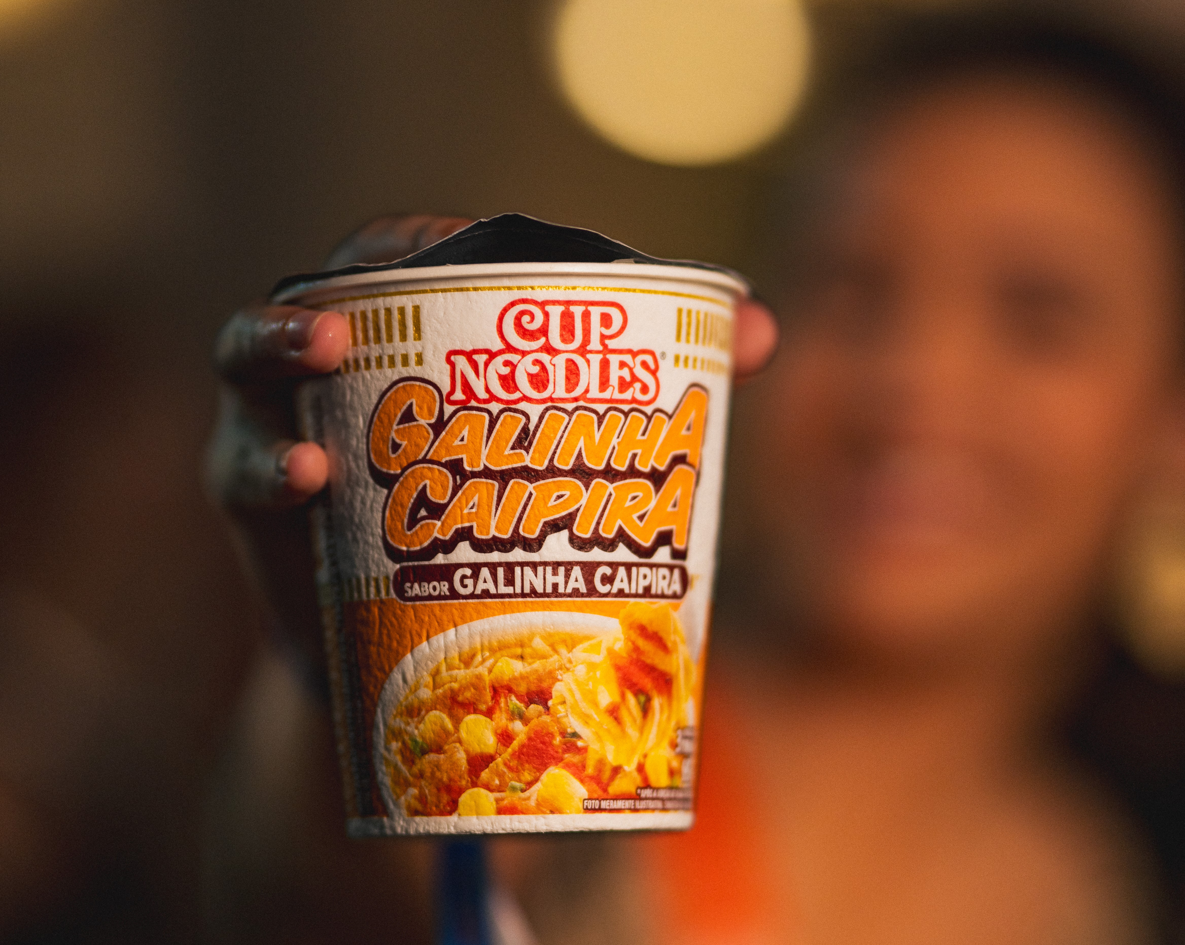 Cup Noodles® celebra décadas de sucesso com inovação e presença marcante no Brasil