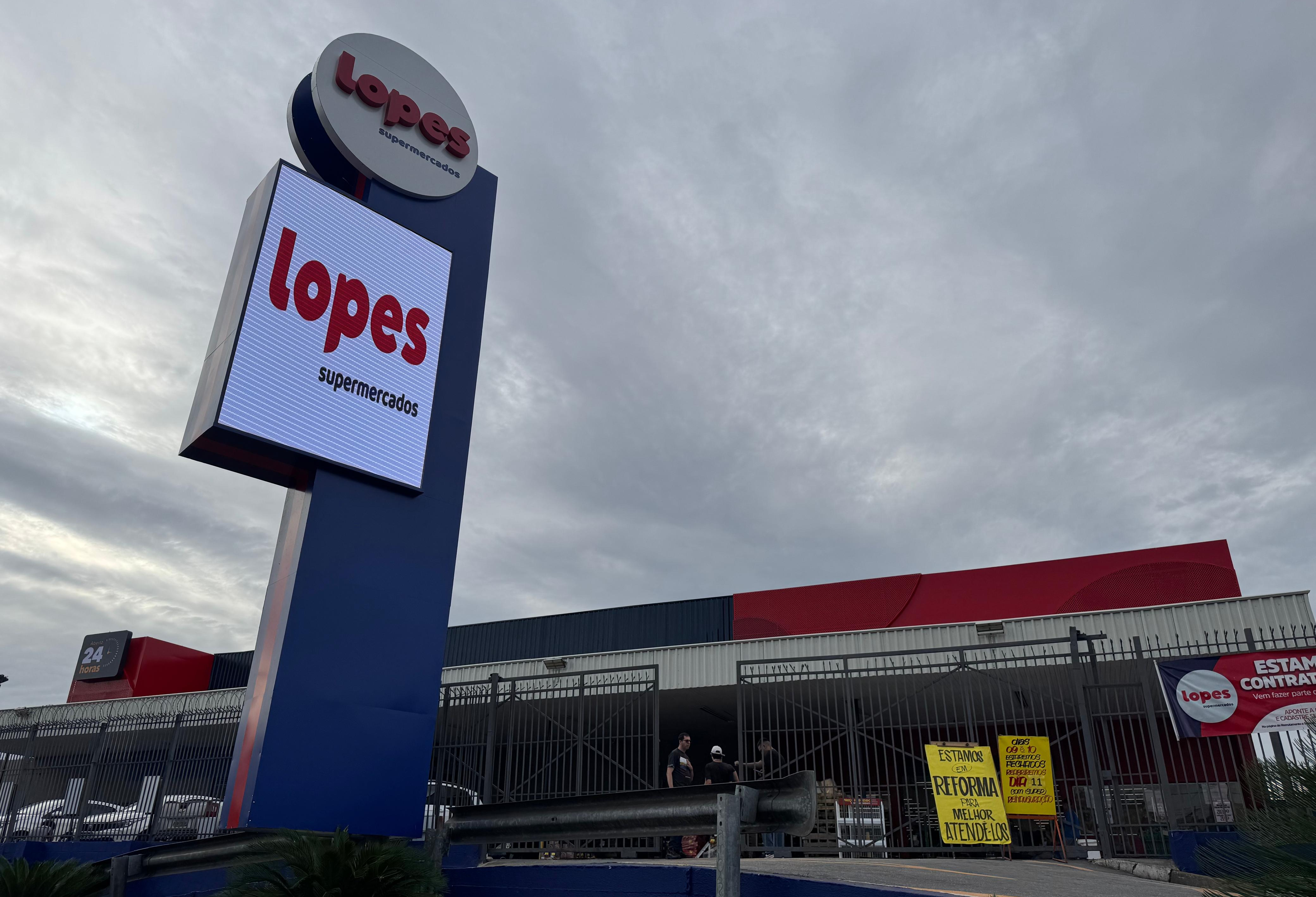 Itaim Paulista recebe nova loja do Lopes Supermercados