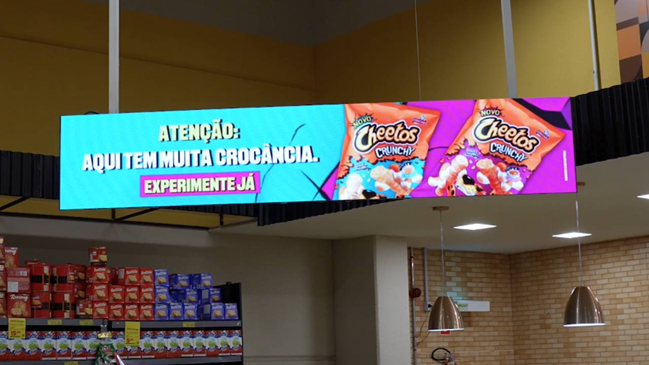 Tela de LED implantada pela TAIL ADS no Amigão Supermercados