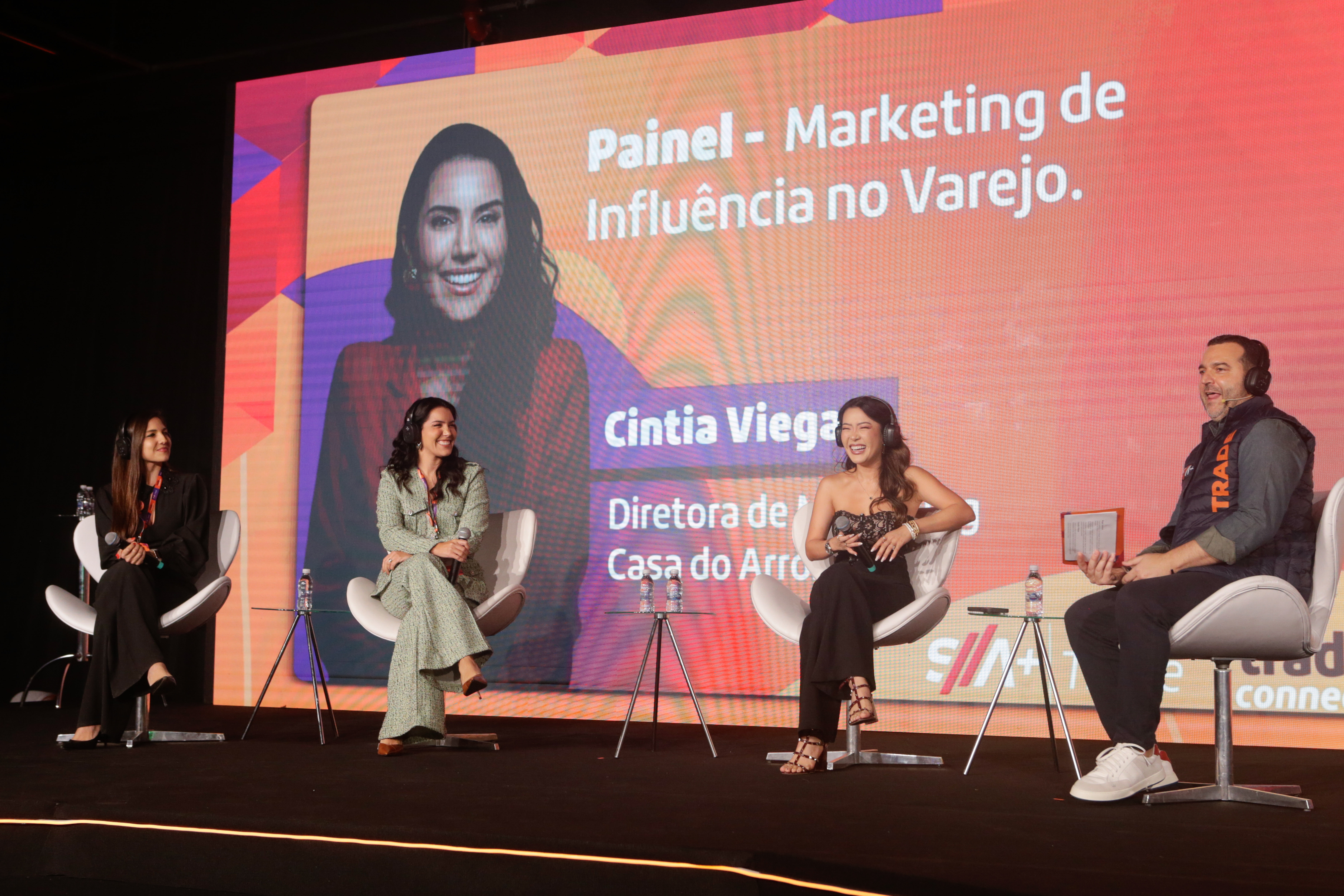 painel sobre marketing de influência no varejo, realizado durante o Trade Connection 2025