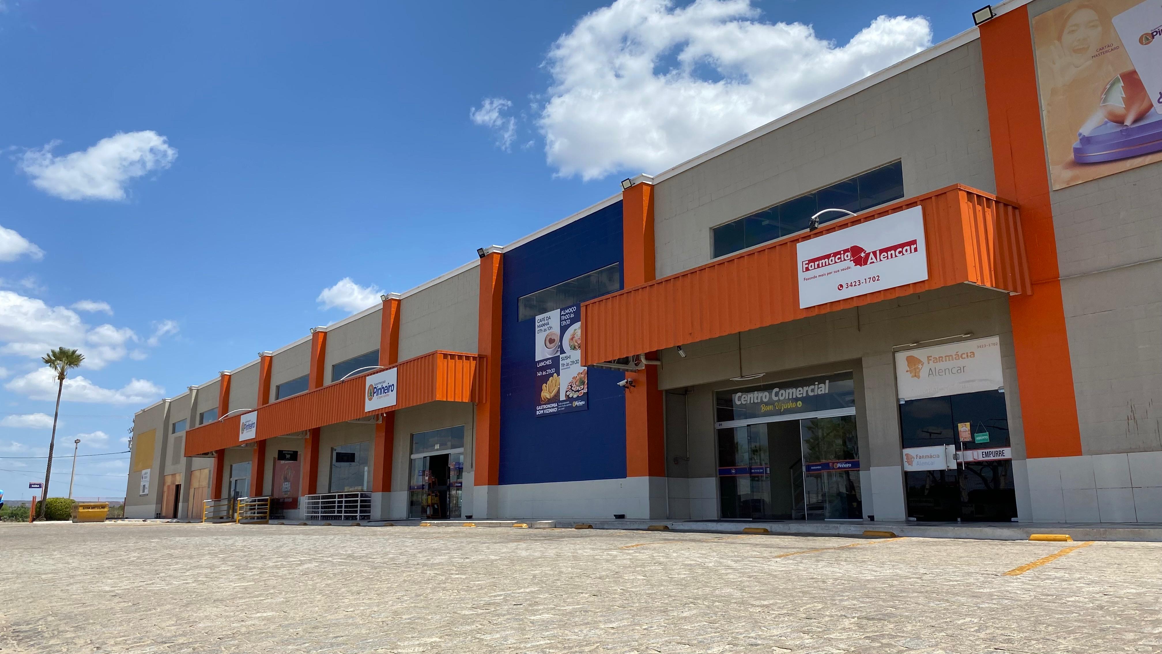 Limoeiro do Norte - Supermercado Pinheiro reinaugura lojas com novo visual e ampliação de serviços
