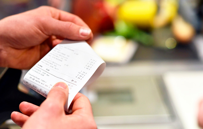 Brasileiros passam a comprar mais em atacadistas, diante da inflação