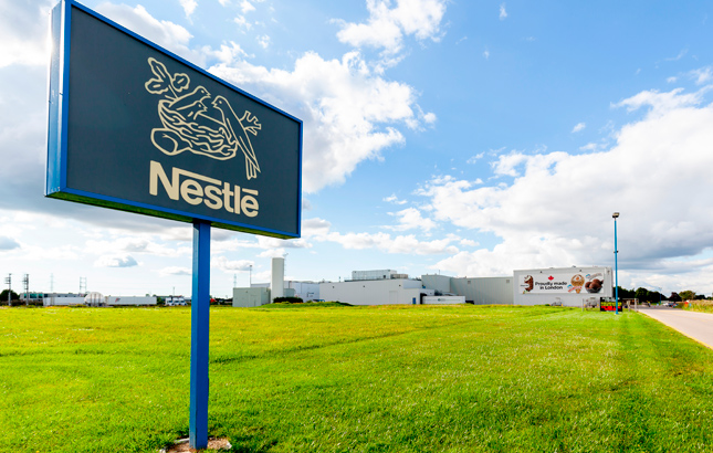 Nestlé mantém sua posição como maior empresa de alimentos do mundo com receita de US$ 98 bilhões 