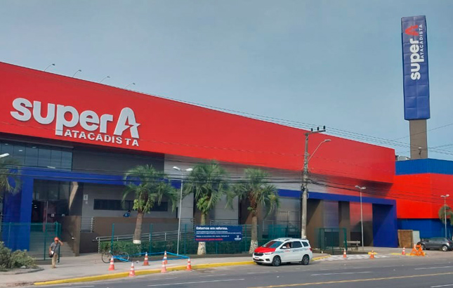 Super A abre dois atacarejos simultaneamente em Santa Catarina